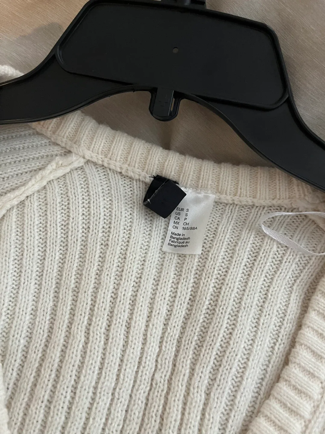 Escada Red Cable Knit Cardigan - Size S image indicator(4)