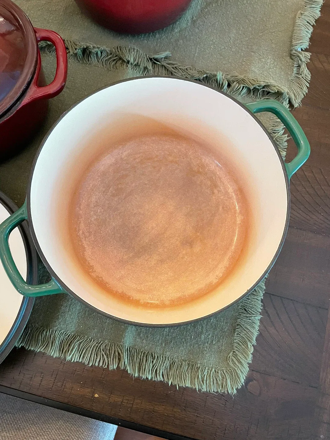 KitchenAid & Cuisinart Dutch Ovens image indicator(2)