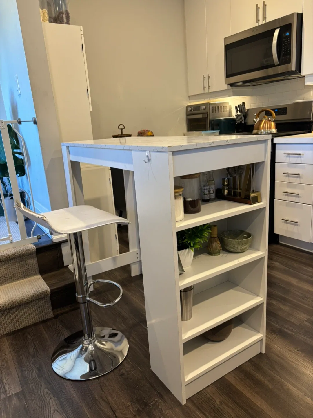 Kitchen Island / Bar height table image indicator(3)