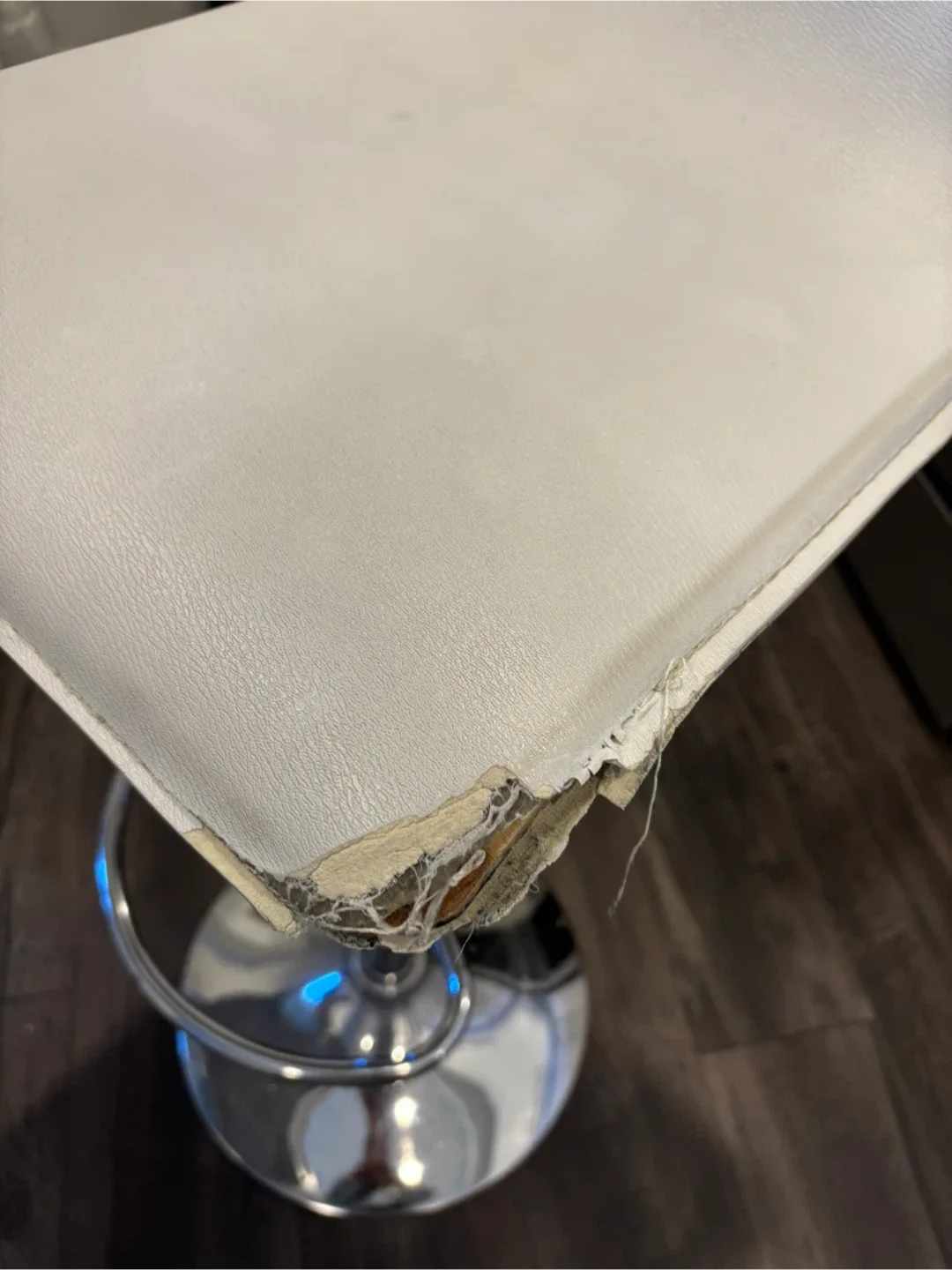 Kitchen Island / Bar height table image indicator(7)