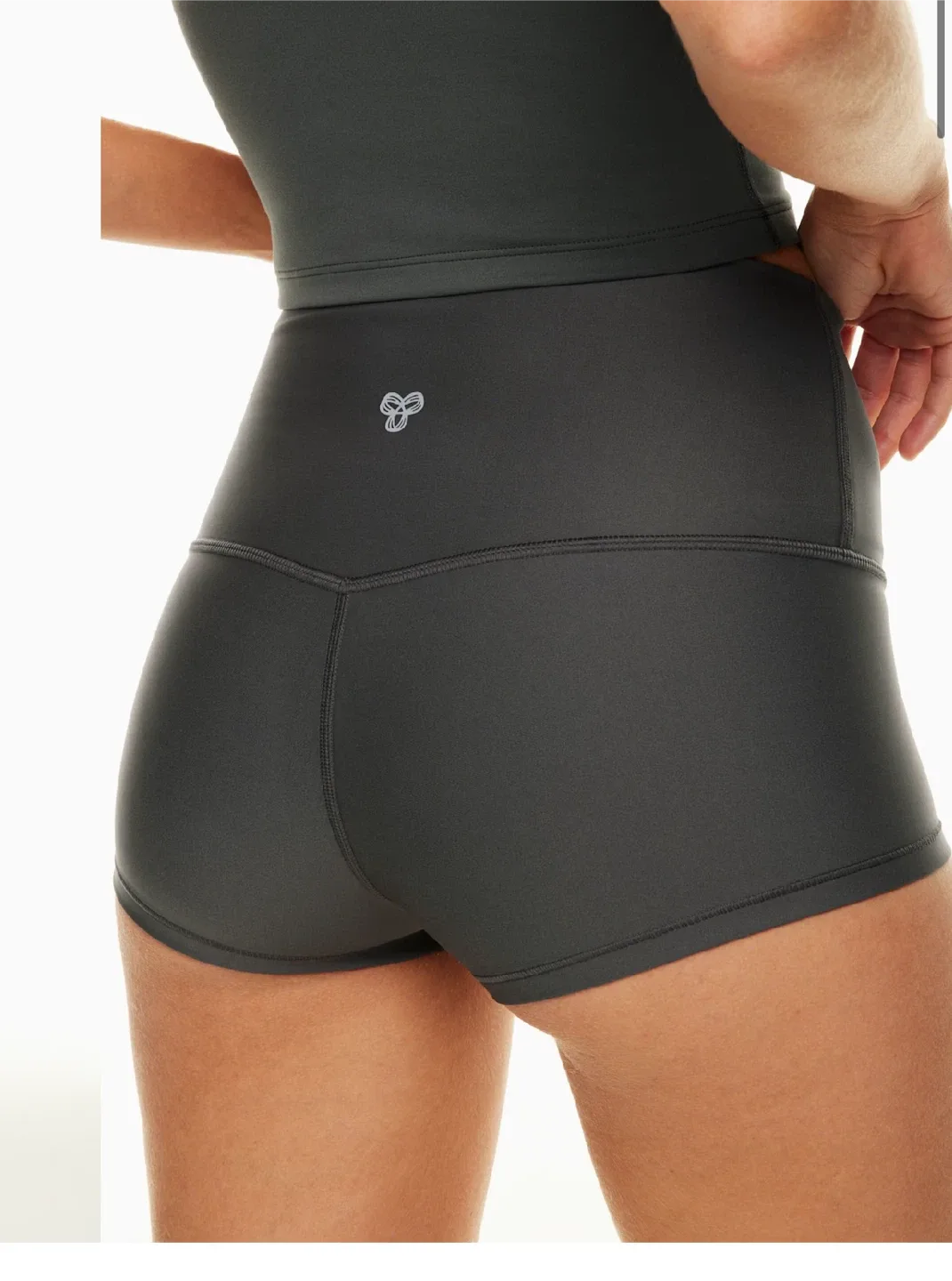 TNAction Aritzia High Rise 1.5” and 3" Shorts - Size M image indicator(4)