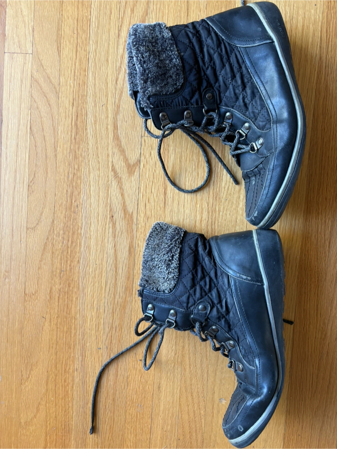 Women's Winter Boots - Size 9 - photo 3