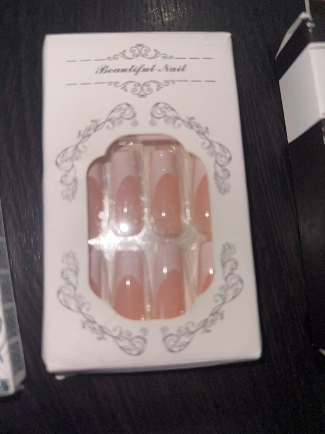 11 Assorted Press-On Nails - Kiss, Fashion&Trend, Beautiful Nail image indicator(5)