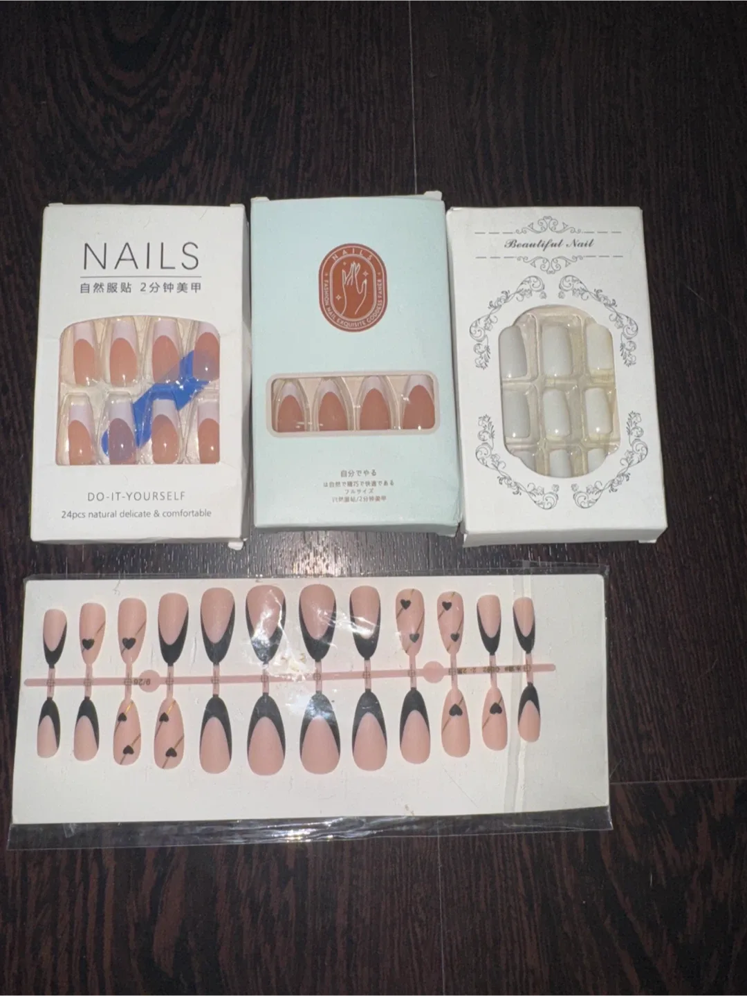 11 Assorted Press-On Nails - Kiss, Fashion&Trend, Beautiful Nail image indicator(10)