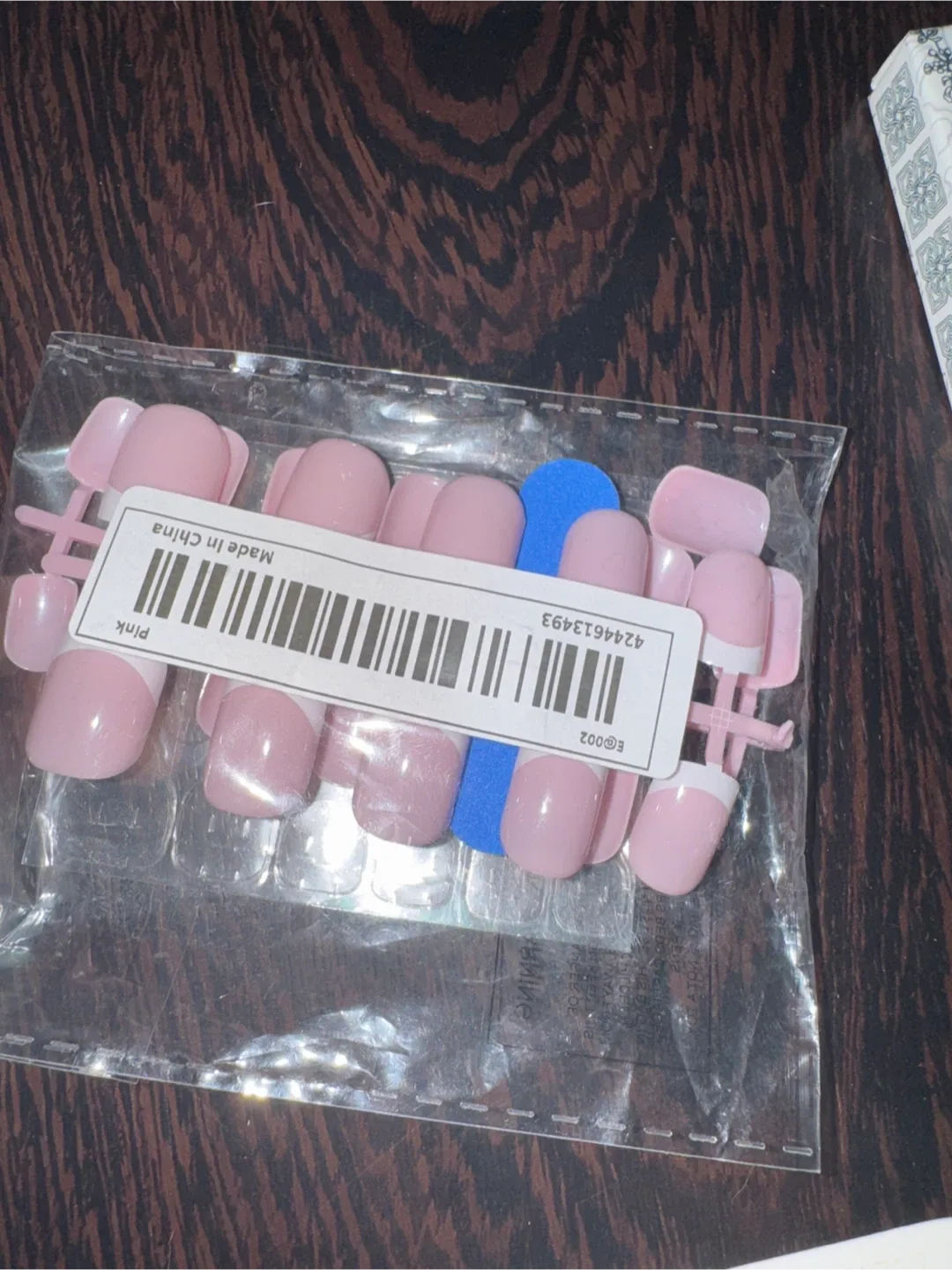 11 Assorted Press-On Nails - Kiss, Fashion&Trend, Beautiful Nail image indicator(7)