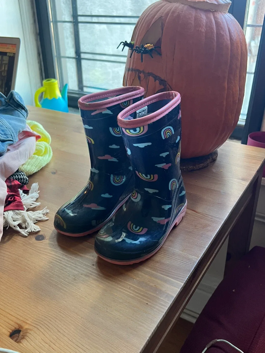 Kids' Padded Coat and Rain Boots image indicator(3)