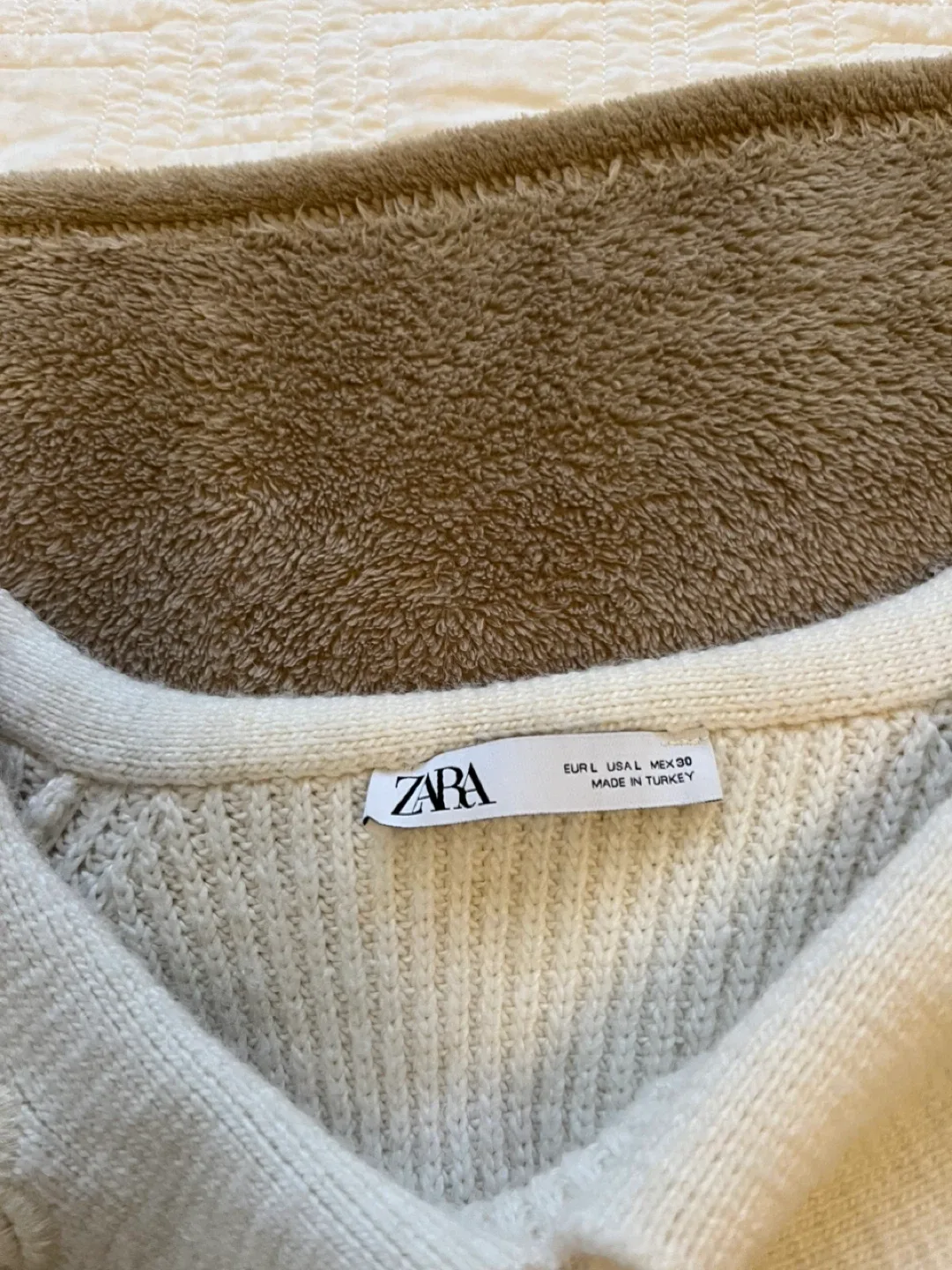 Zara Cream Knit Sweater - Size L image indicator(2)