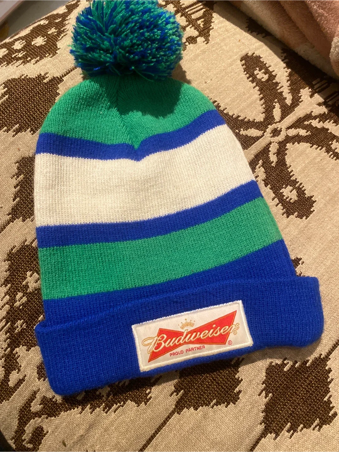 Vancouver Canucks Beanie image indicator(2)