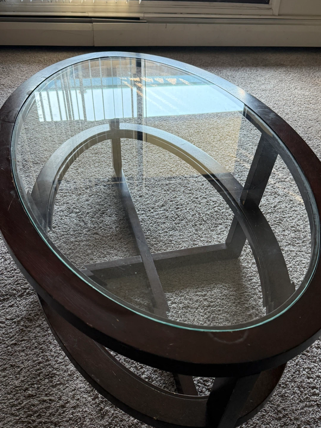 🪵 Wooden Table – Vintage & Cozy Vibes