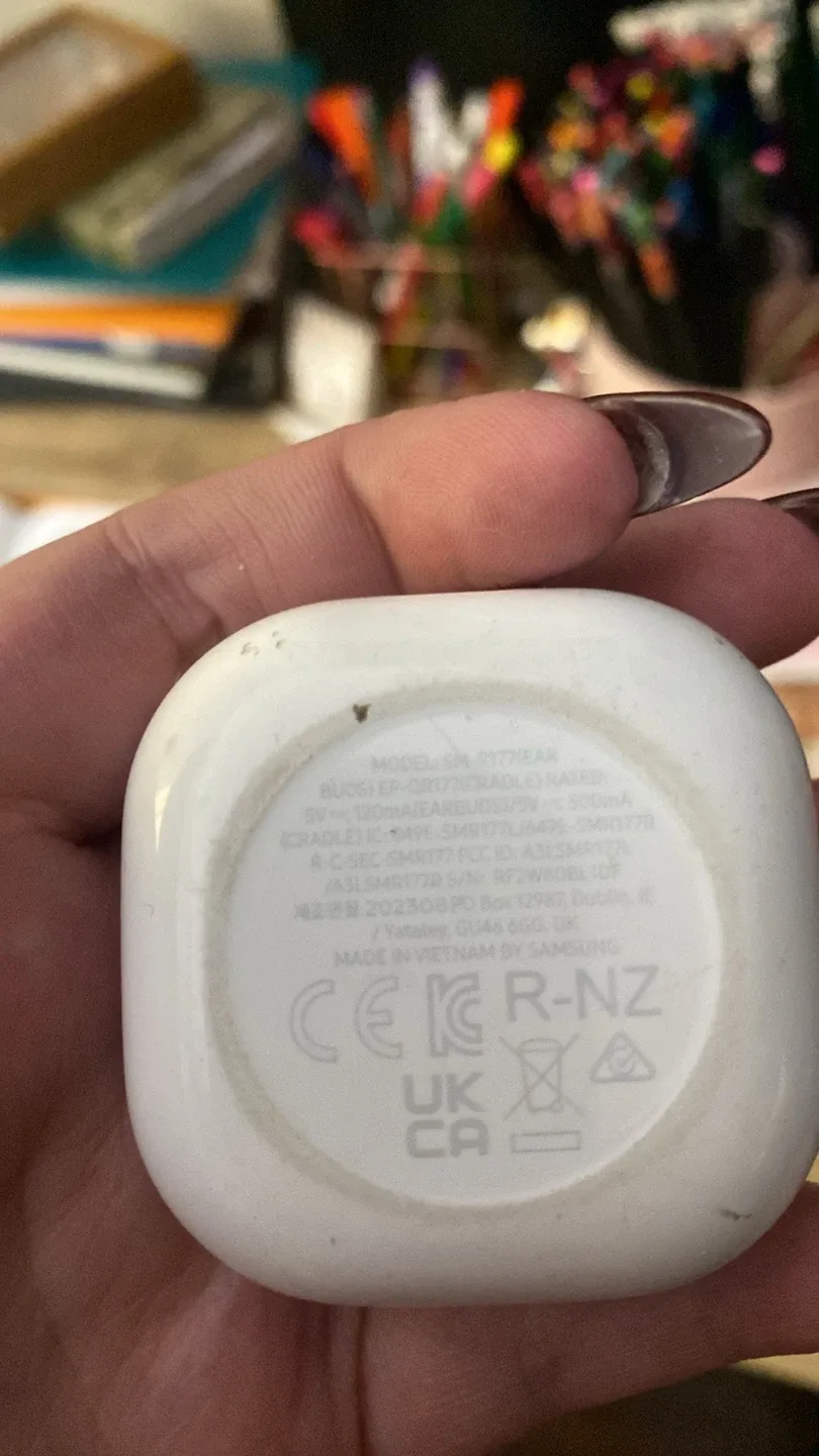 🧡Samsung Galaxy Buds2 Pro - Like New! image indicator(2)