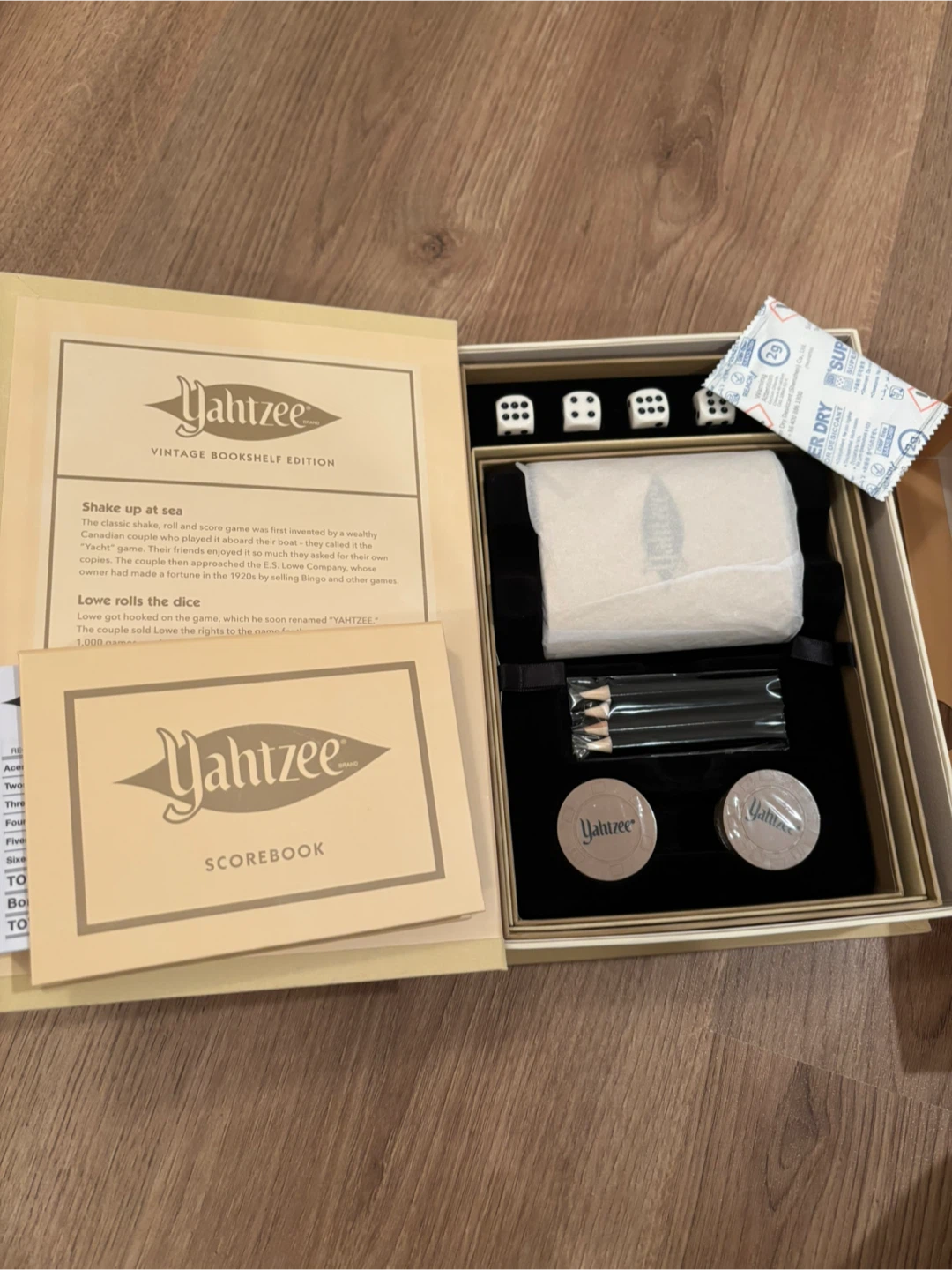 Yahtzee Vintage Bookshelf Edition Board Game - photo 3