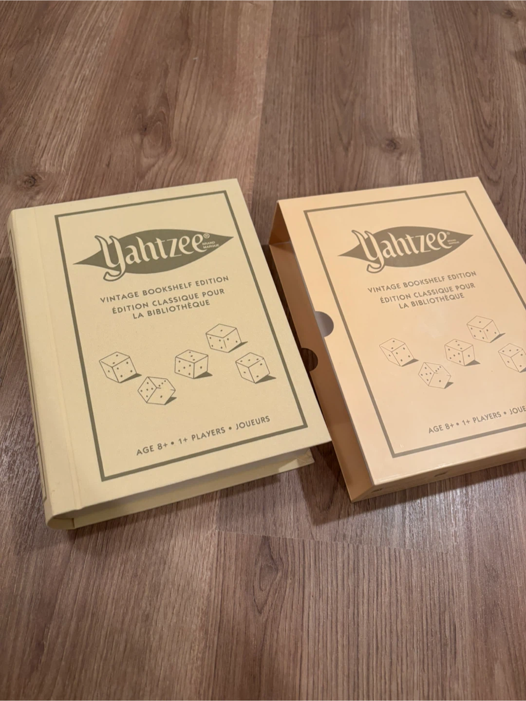 Yahtzee Vintage Bookshelf Edition Board Game - photo 4