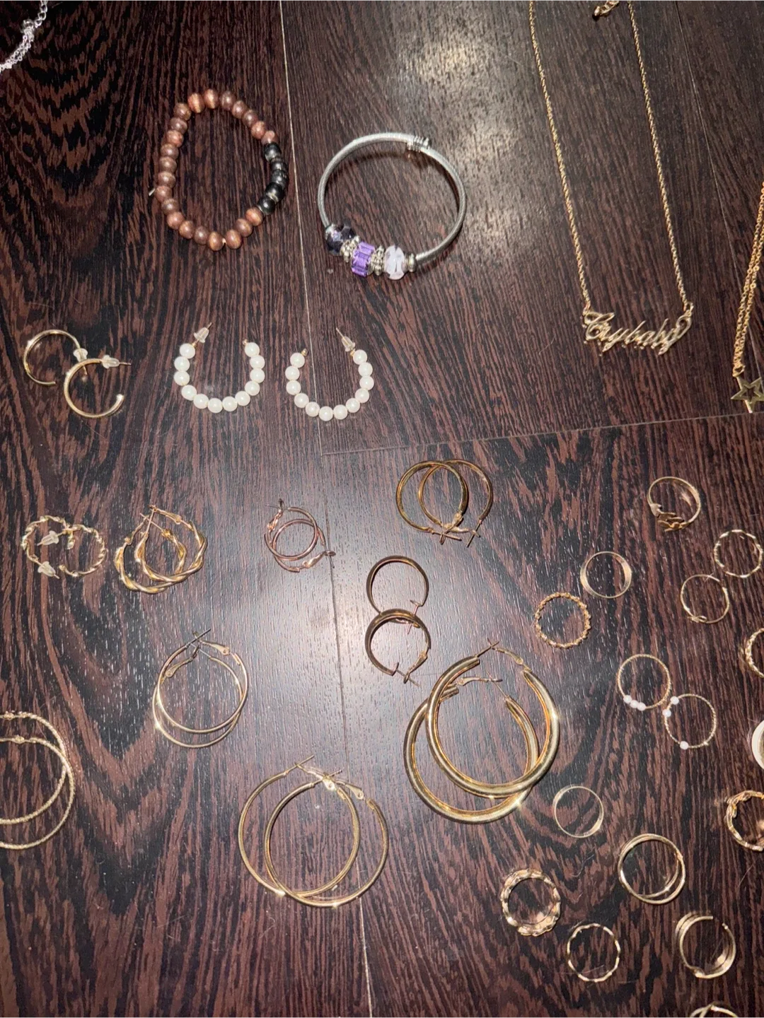 Assorted Gold Tone Jewellery image indicator(3)