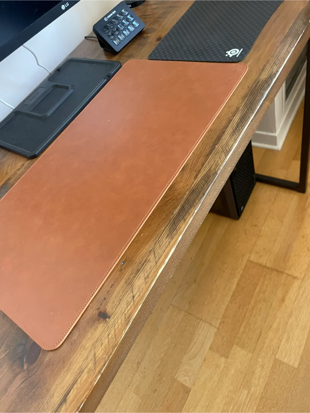 Wood and Metal Frame Desk image indicator(2)