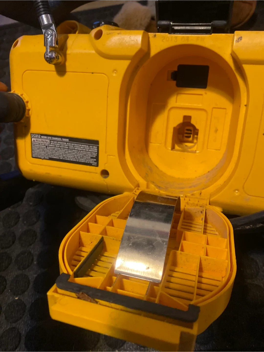 DeWalt DC012 Work Site Charger/Radio image indicator(3)