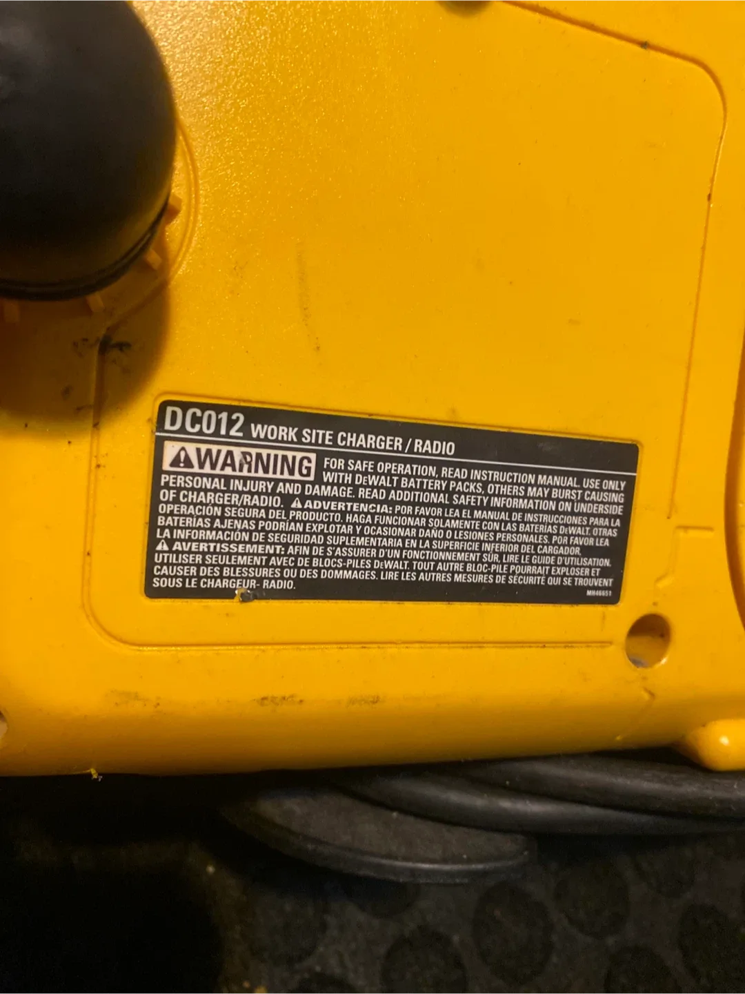 DeWalt DC012 Work Site Charger/Radio image indicator(4)