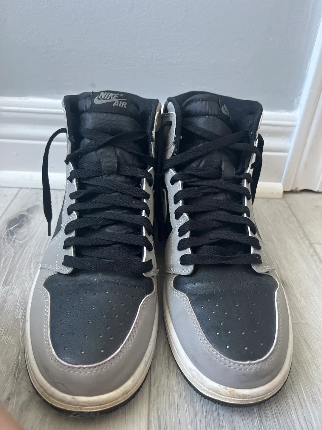 Nike Air Jordan 1 High Shadow - Size 9.5 image indicator(2)