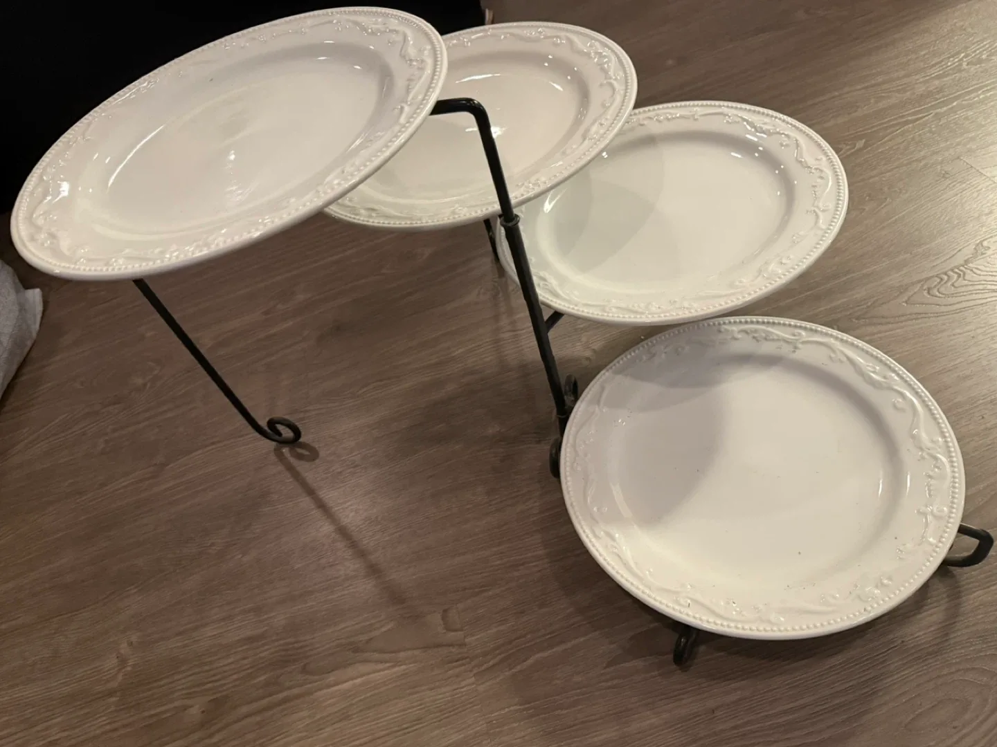 4 Tier Plate Stand with White Plates image indicator(3)