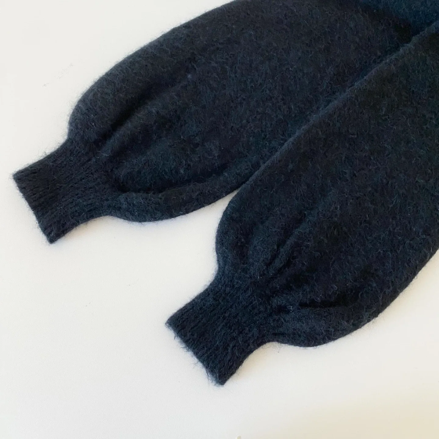 Aritzia Wilfred Sonder Sweater image indicator(7)