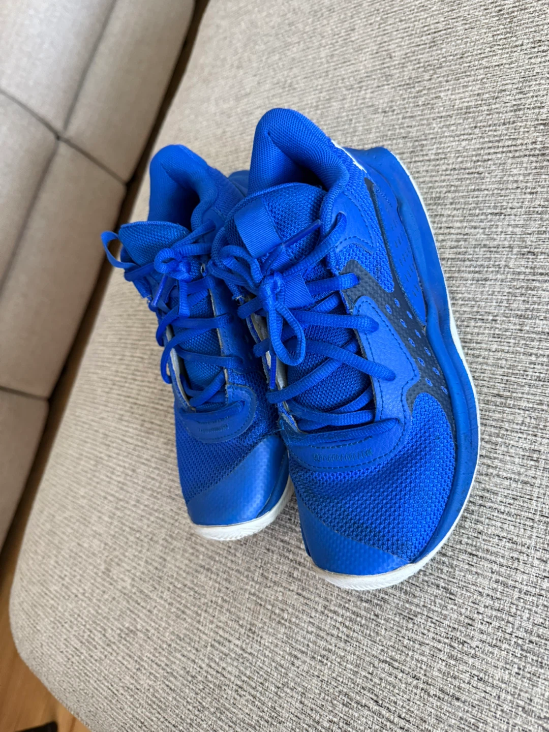 Under Armour Kids' Basketball Shoes size 5