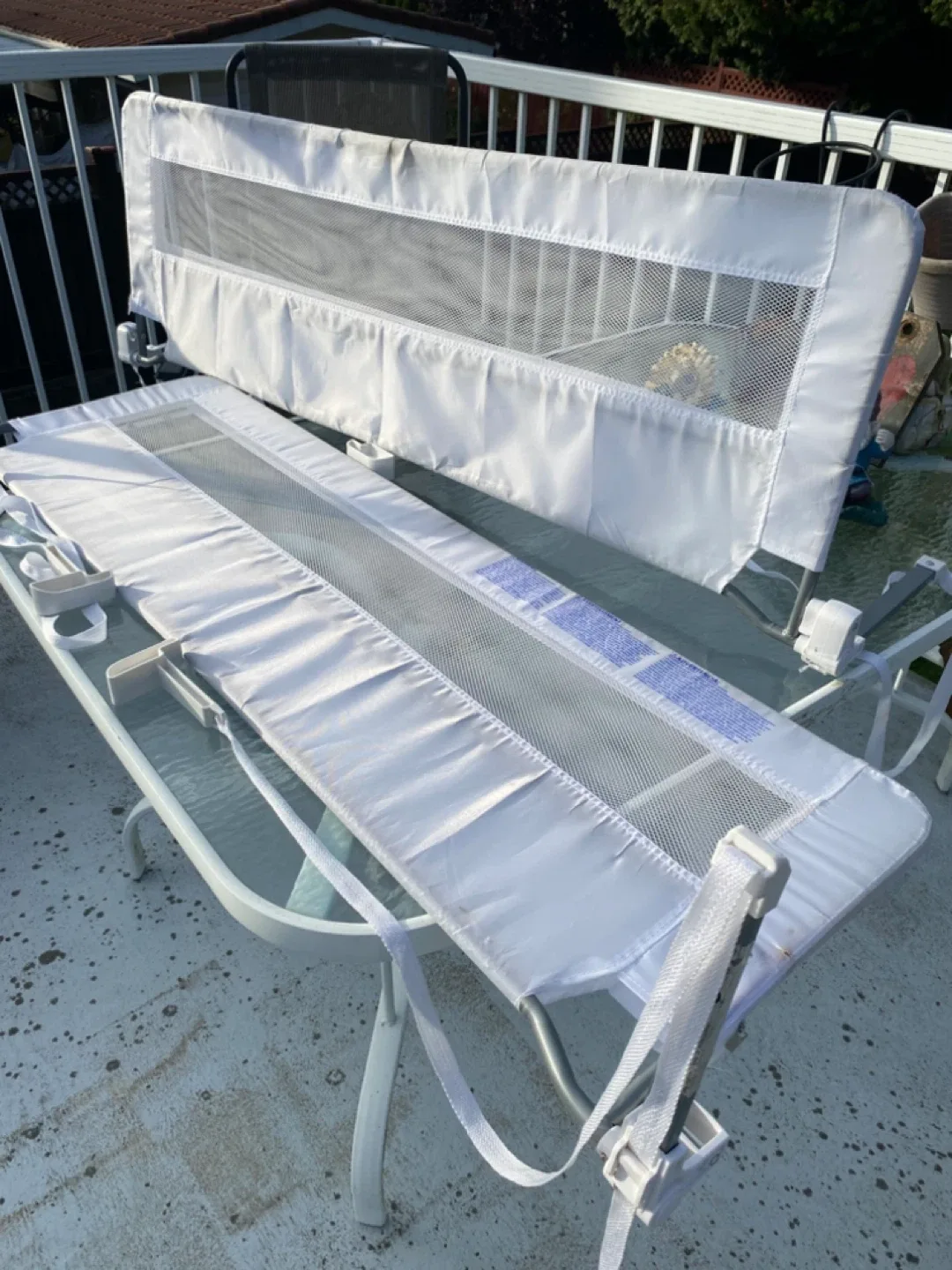 Regalo 54-Inch Extra Long Hideaway Bedrail image indicator(4)