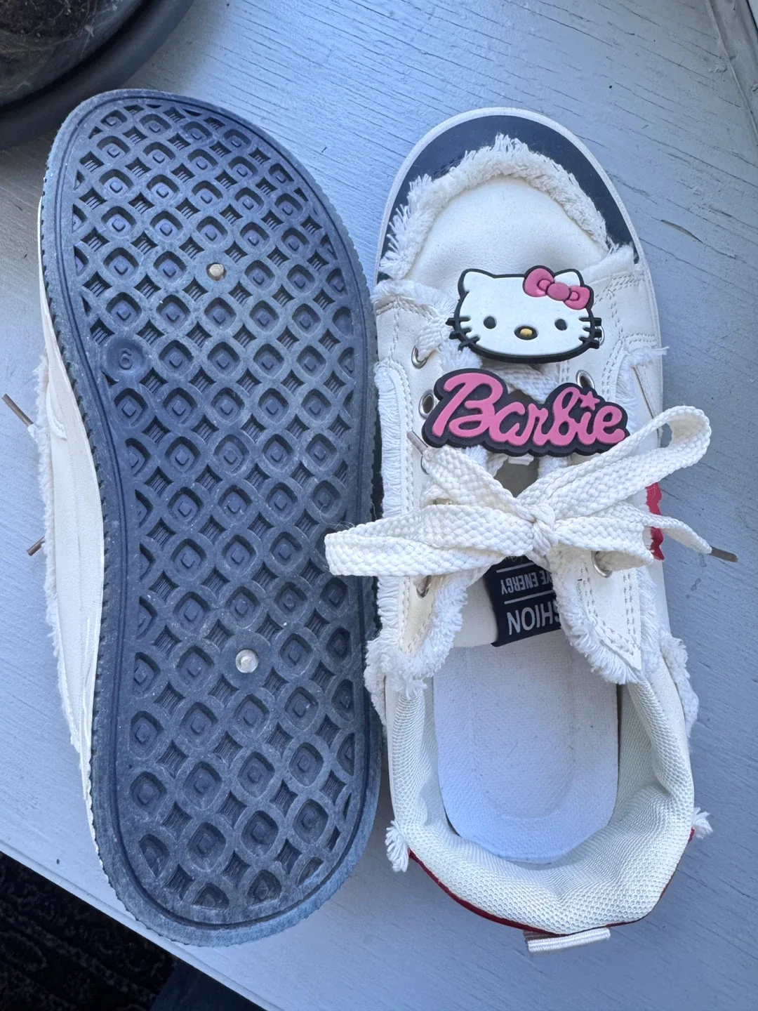 Hello Kitty & Barbie Sneakers women size 9 image indicator(2)
