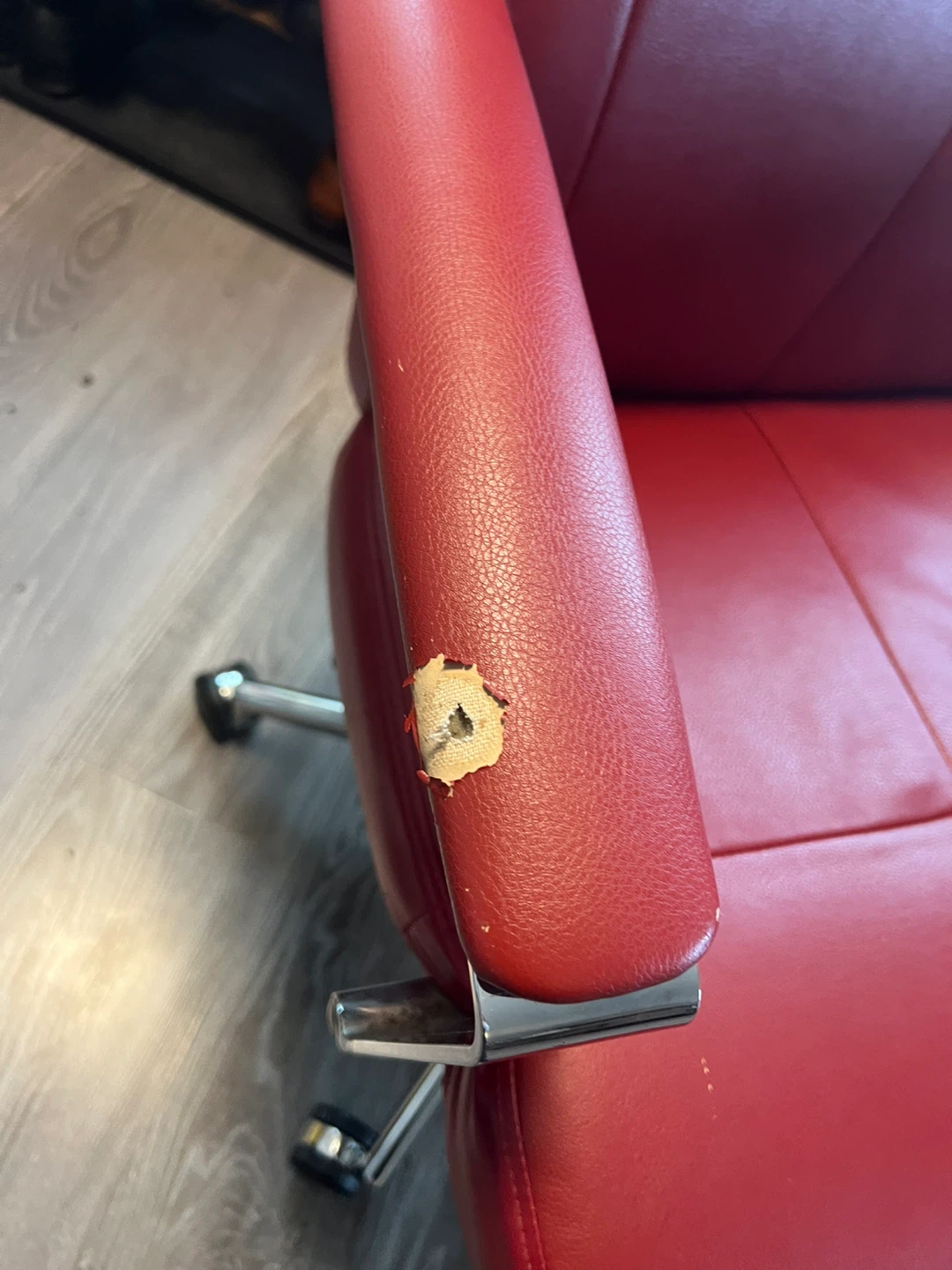 Deep Red office chair - used. - photo 4