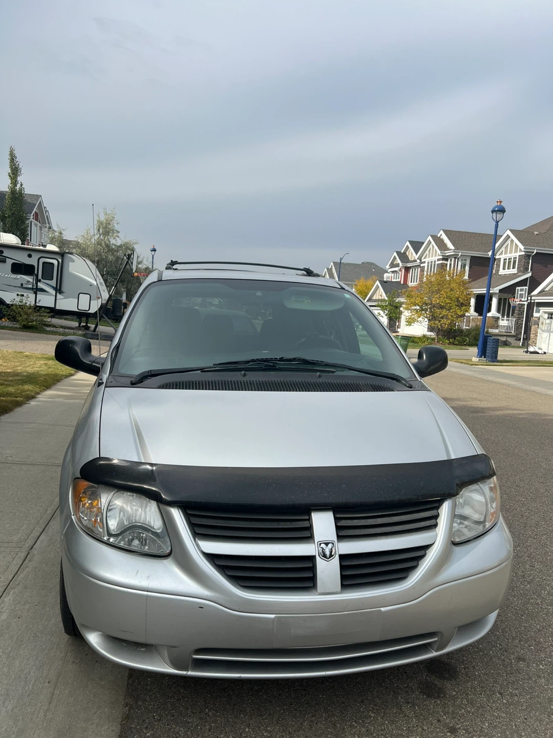 Silver Dodge mini Caravan 2005