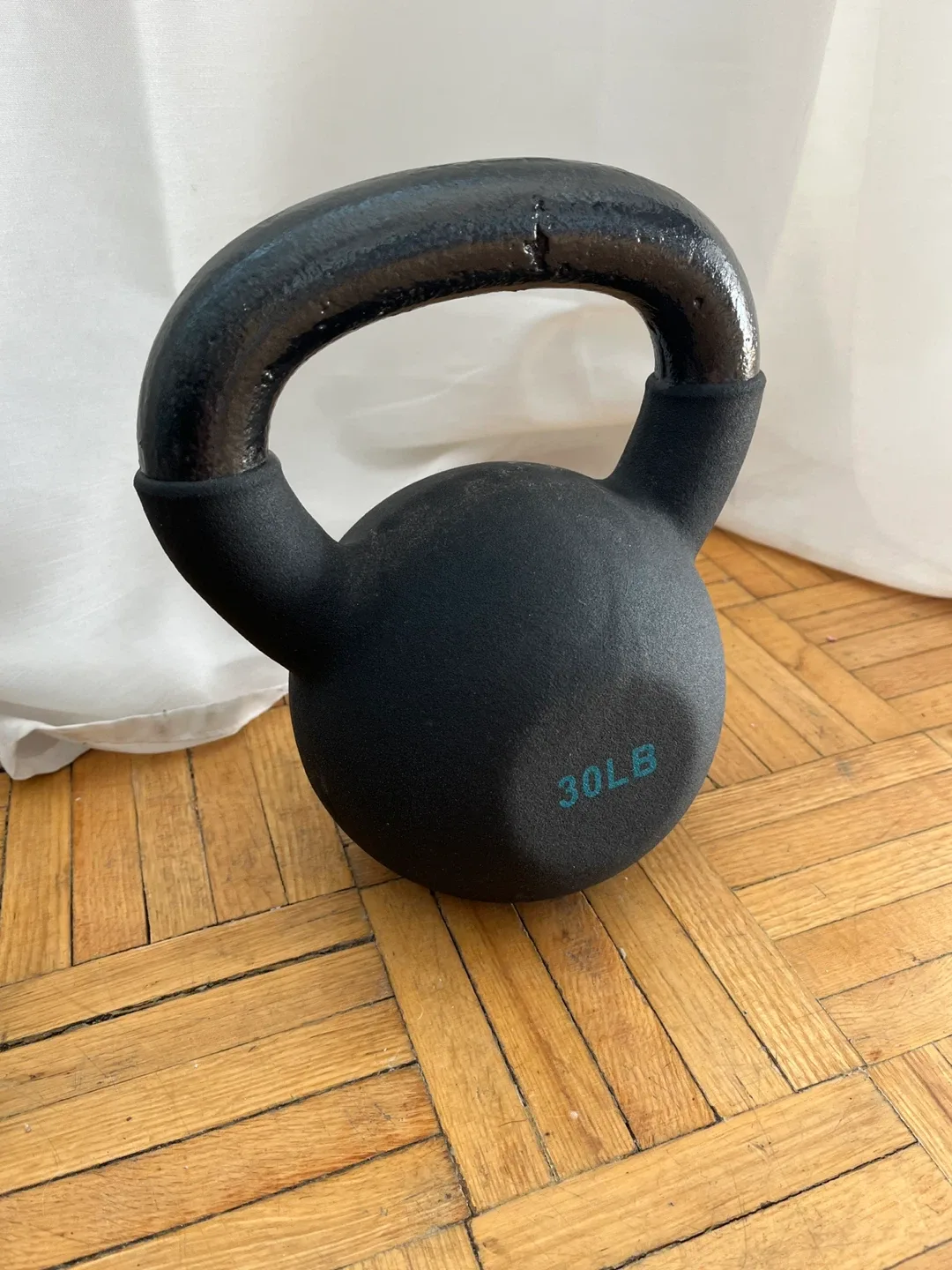30LB Kettlebell - Black image indicator(4)