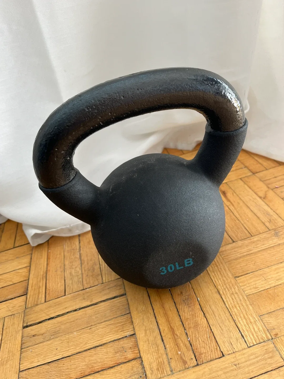 30LB Kettlebell - Black image indicator(2)