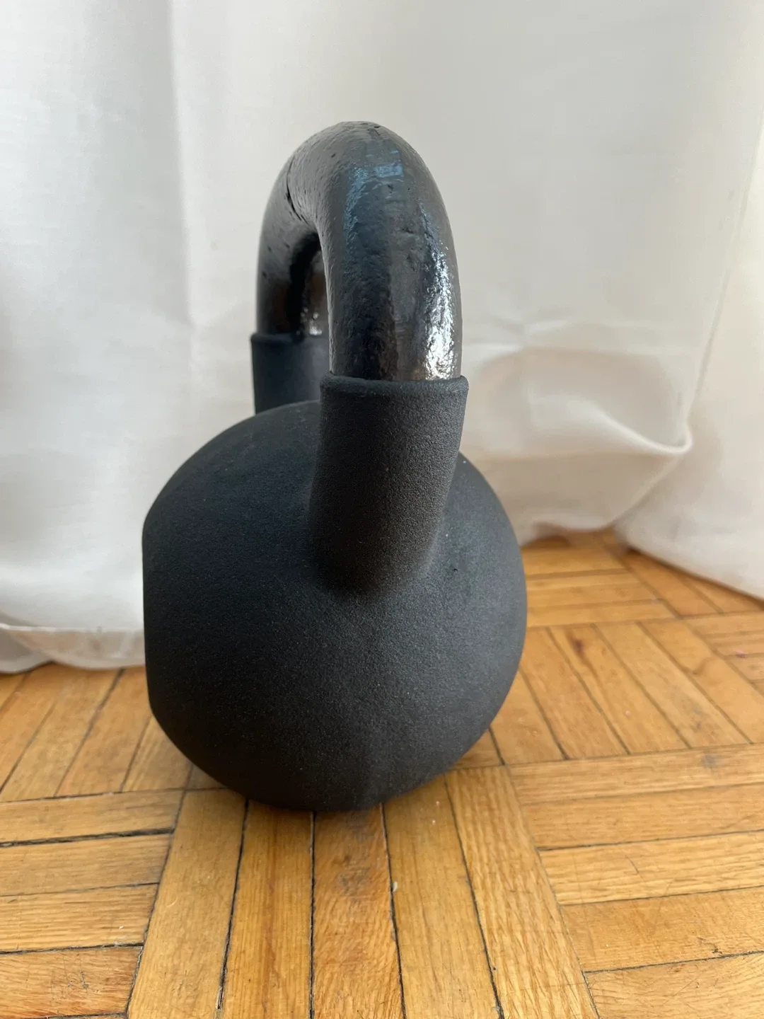 30LB Kettlebell - Black image indicator(3)