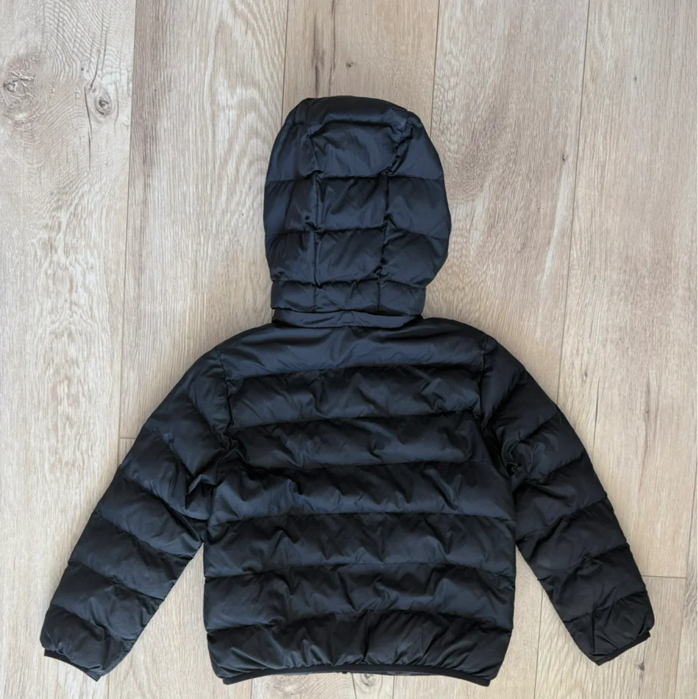 Uniqlo Black Puffer Jacket - Size 7-8 image indicator(2)