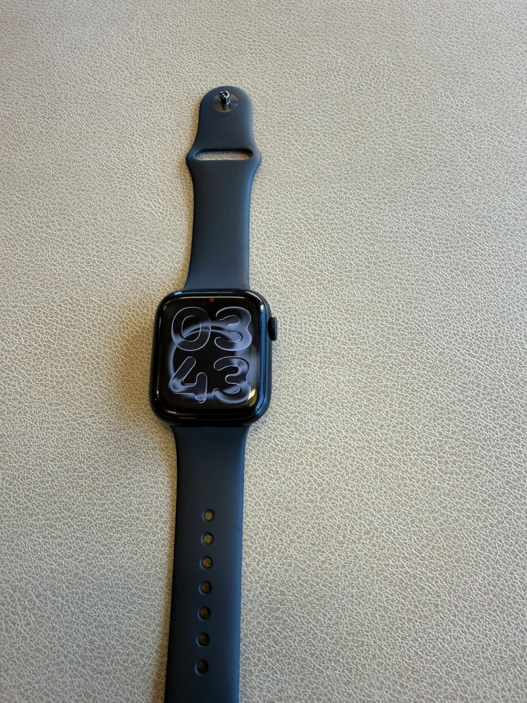 Clean Apple Watch - Black series 9 45MM no dent