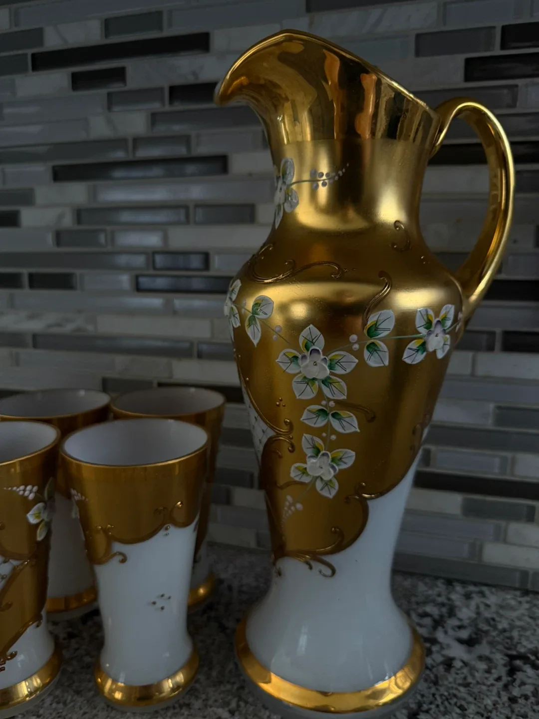 Vintage Gold & White Floral Pitcher with 6 Glasses image indicator(3)