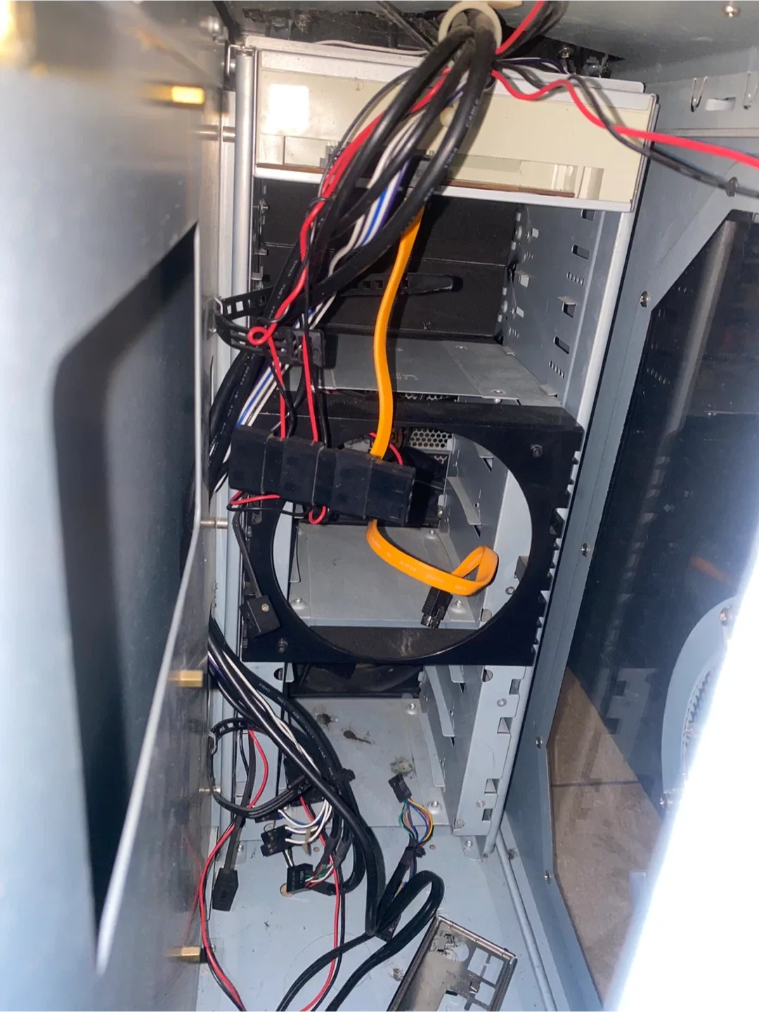 Black PC Case Antech Design image indicator(4)