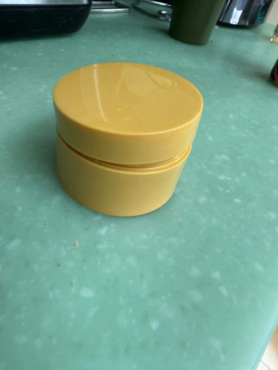 4oz jar/containers with lids and removable dividers image indicator(4)