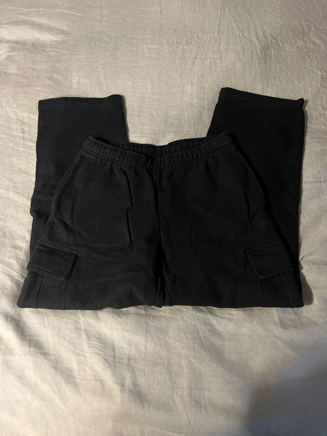 Aritzia TNA Cozy Sweatfleece Mega Cargo™ Sweatpant - medium image indicator(3)