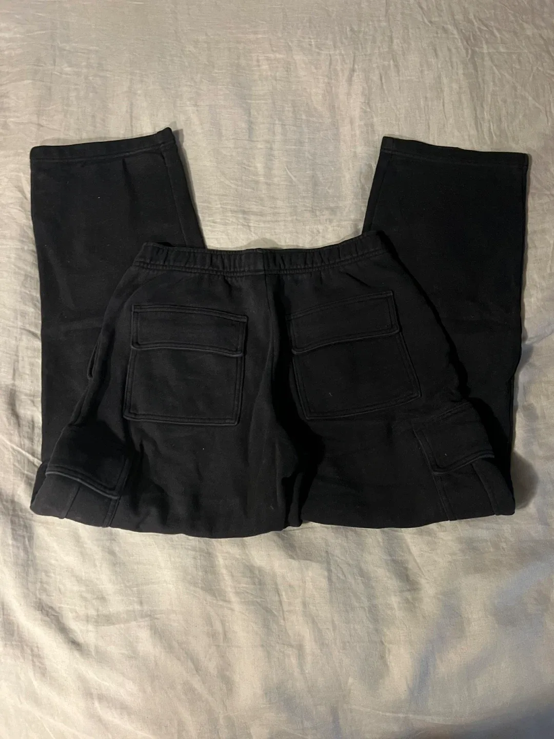 Aritzia TNA Cozy Sweatfleece Mega Cargo™ Sweatpant - medium image indicator(7)