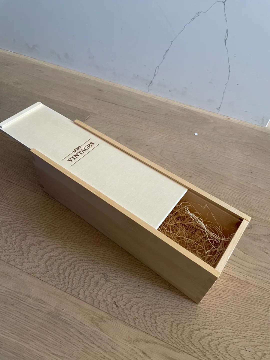 Loro Vintages Wooden Box image indicator(2)