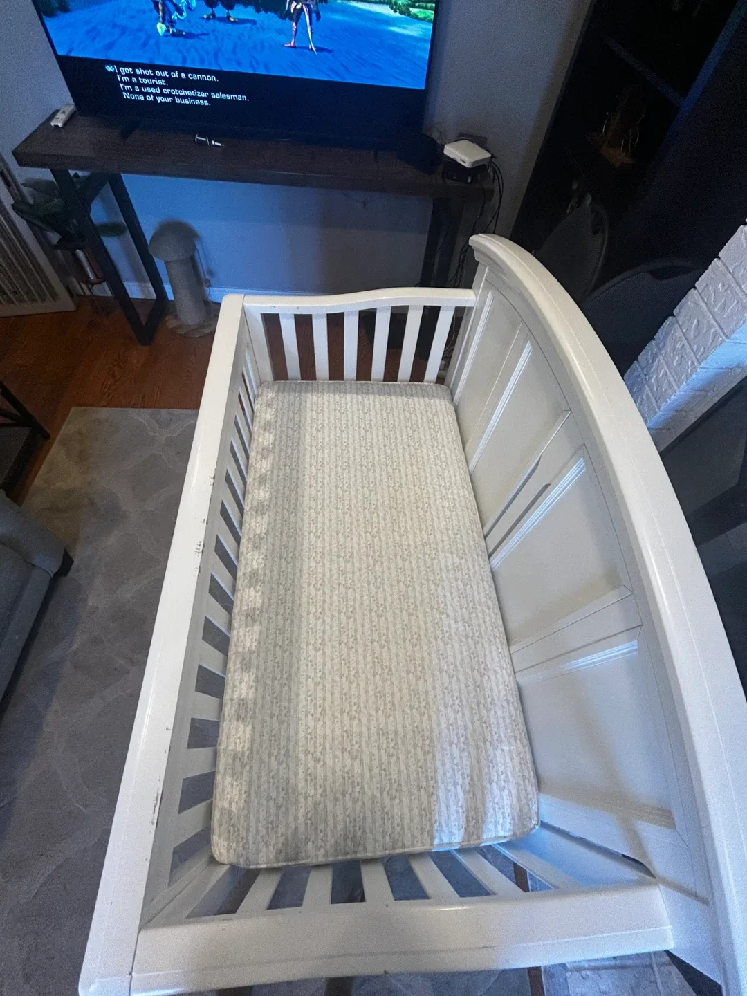 White Baby Crib image indicator(4)