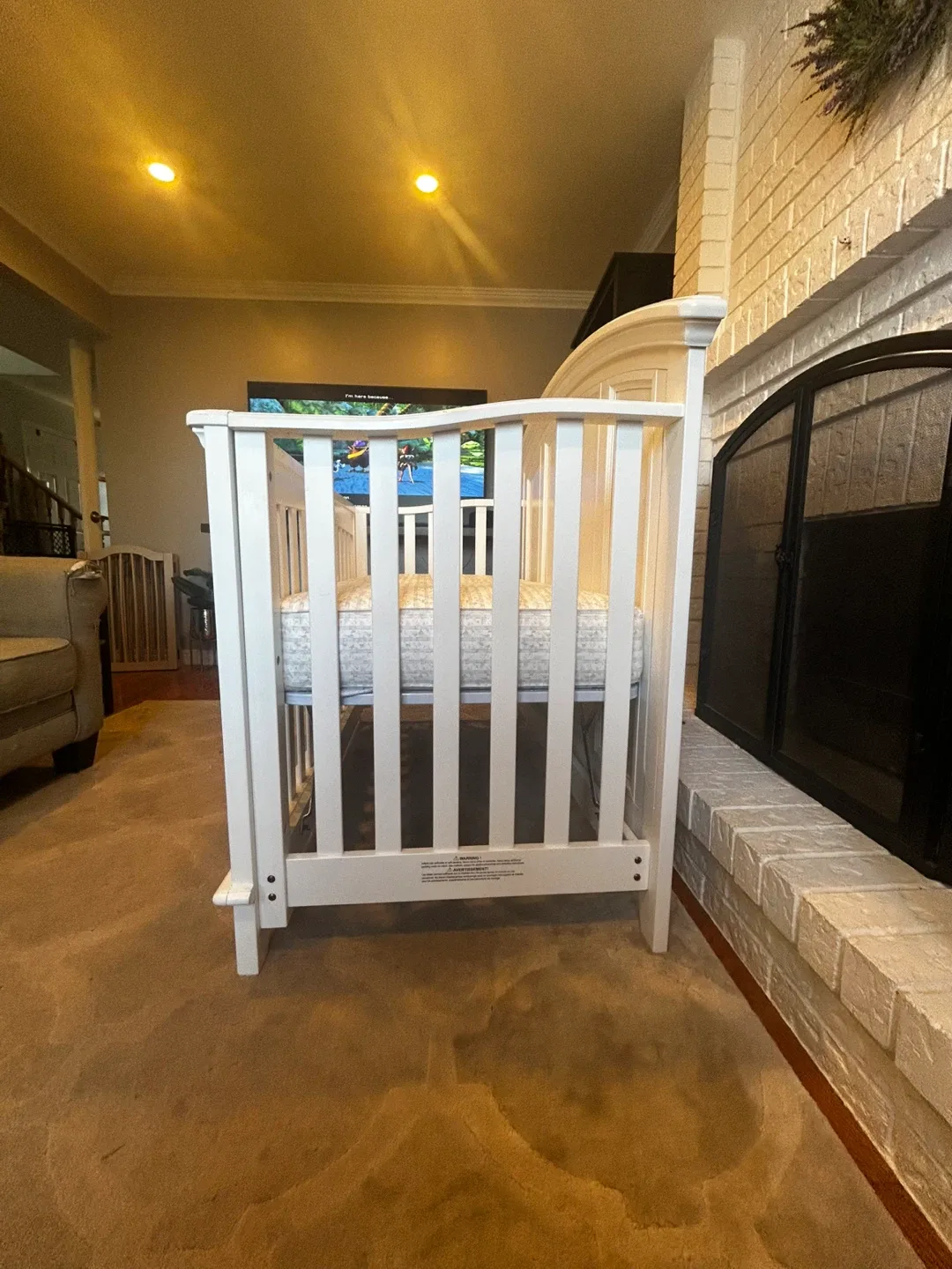 White Baby Crib image indicator(3)