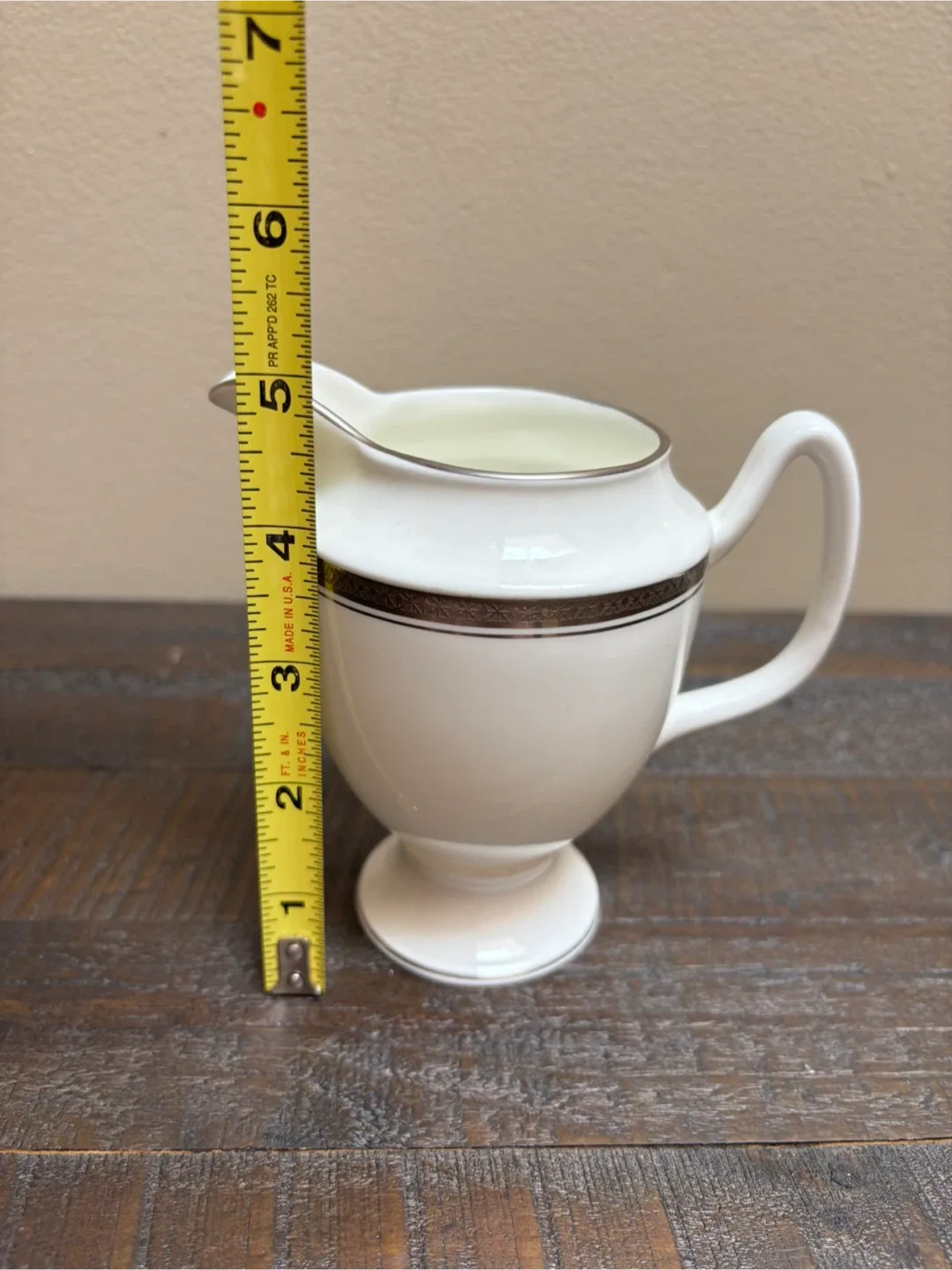 Coalport Elite Platinum creamer image indicator(3)