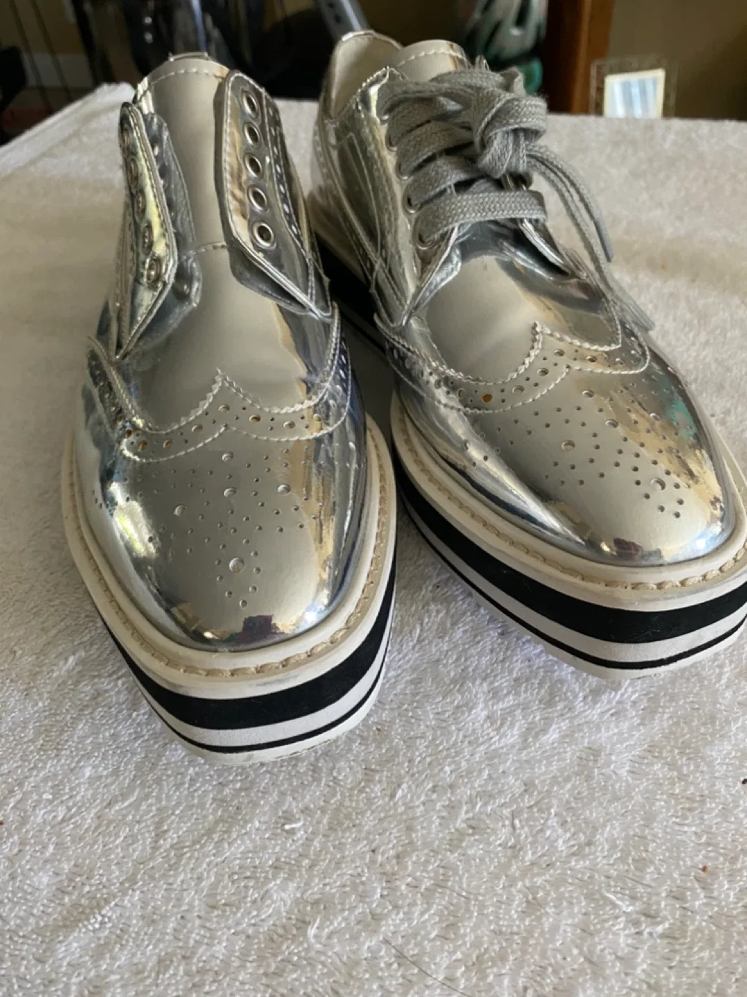 Prada Silver Patent Leather Platform Sneakers IT 40 image indicator(6)