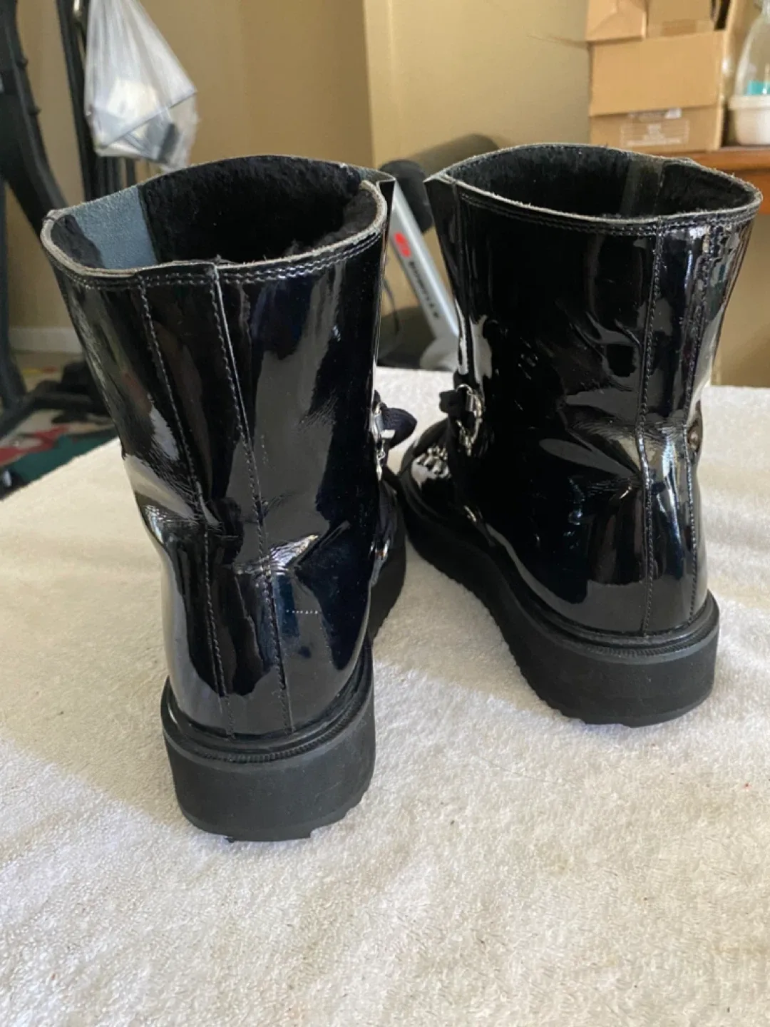 Kenzo Alaska Black Patent Leather Boots Size 37 image indicator(5)