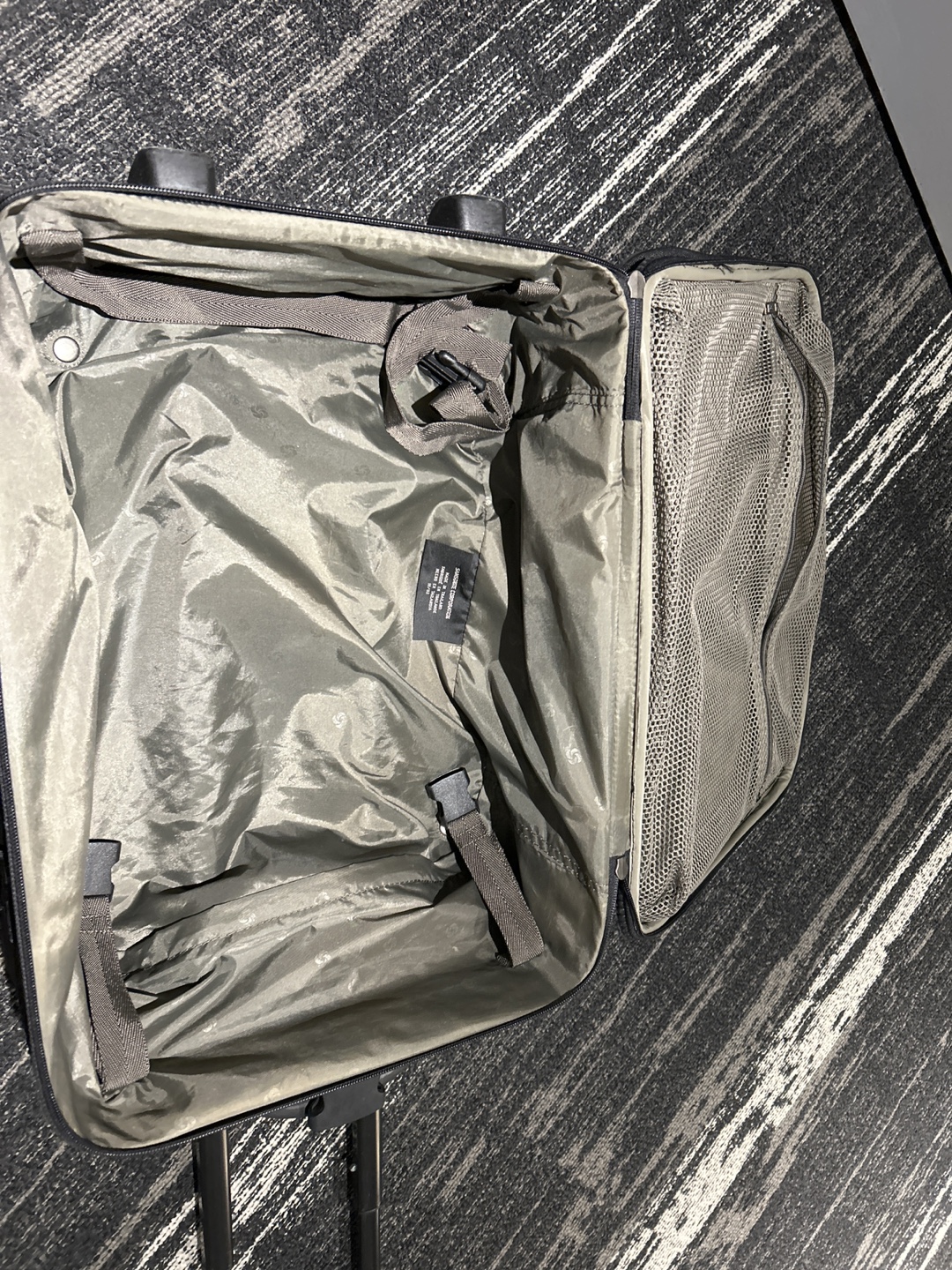 Samsonite Black Carry-On Suitcase - photo 3