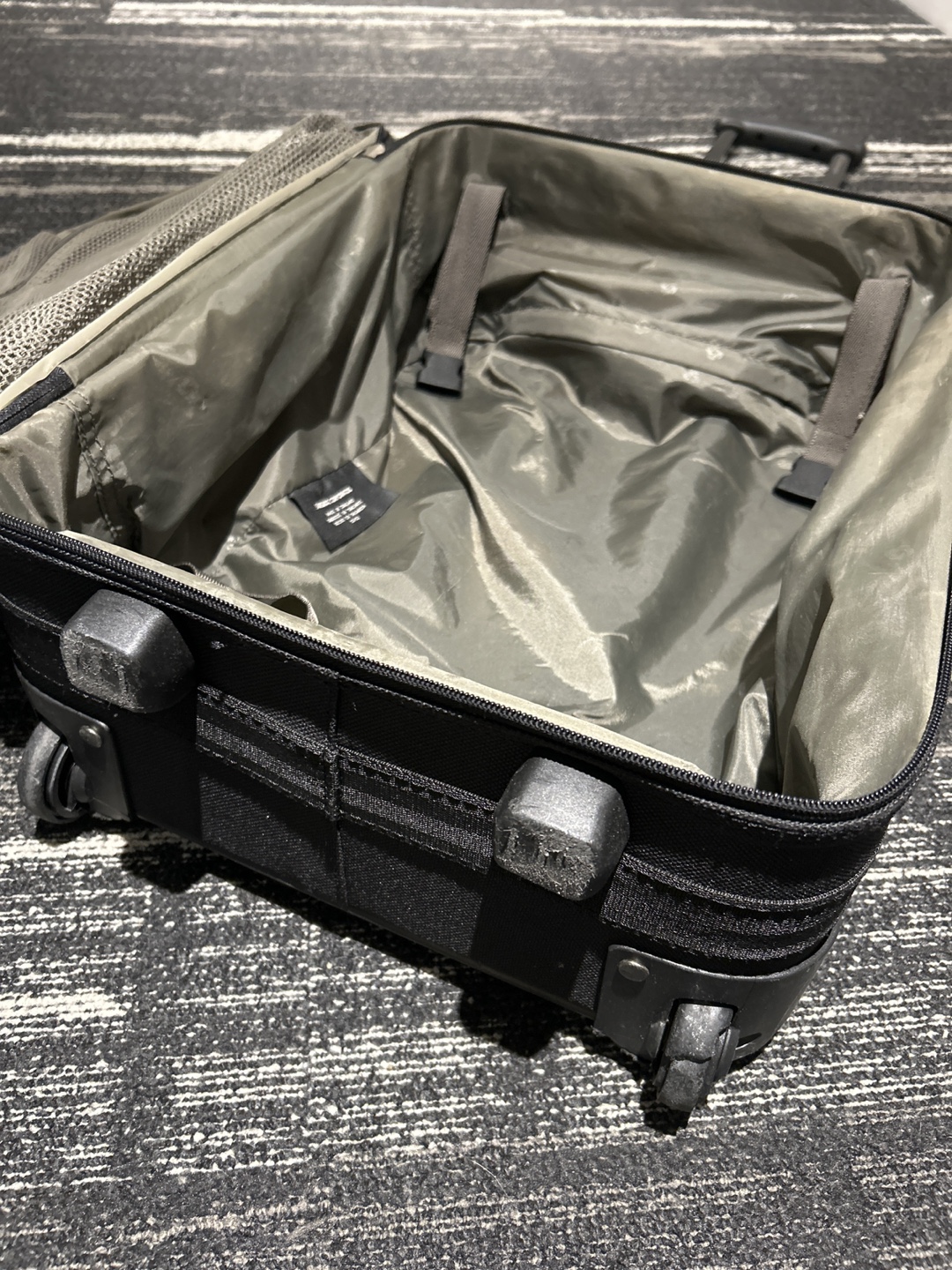 Samsonite Black Carry-On Suitcase - photo 4