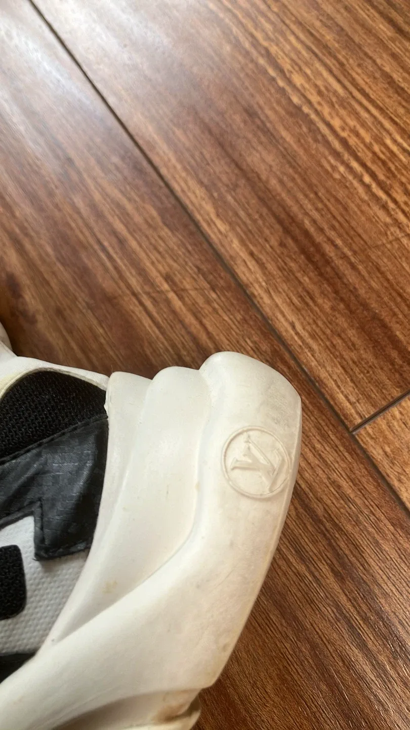 Louis Vuitton Black & White Sneakers image indicator(4)