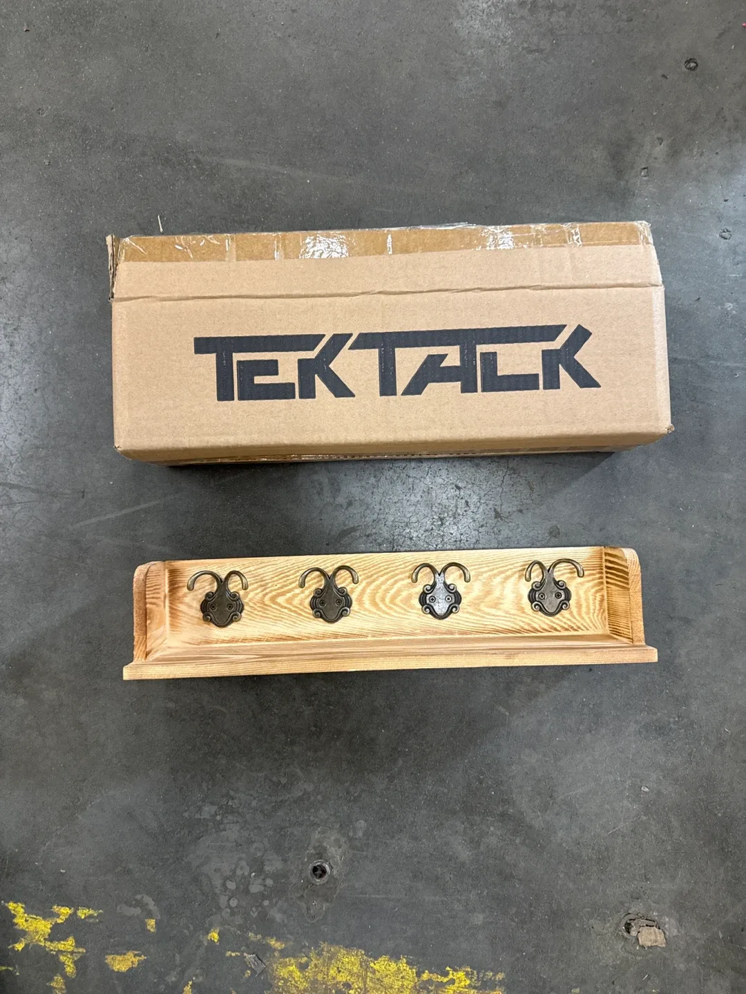 TekTack Wooden Coat Rack image indicator(2)