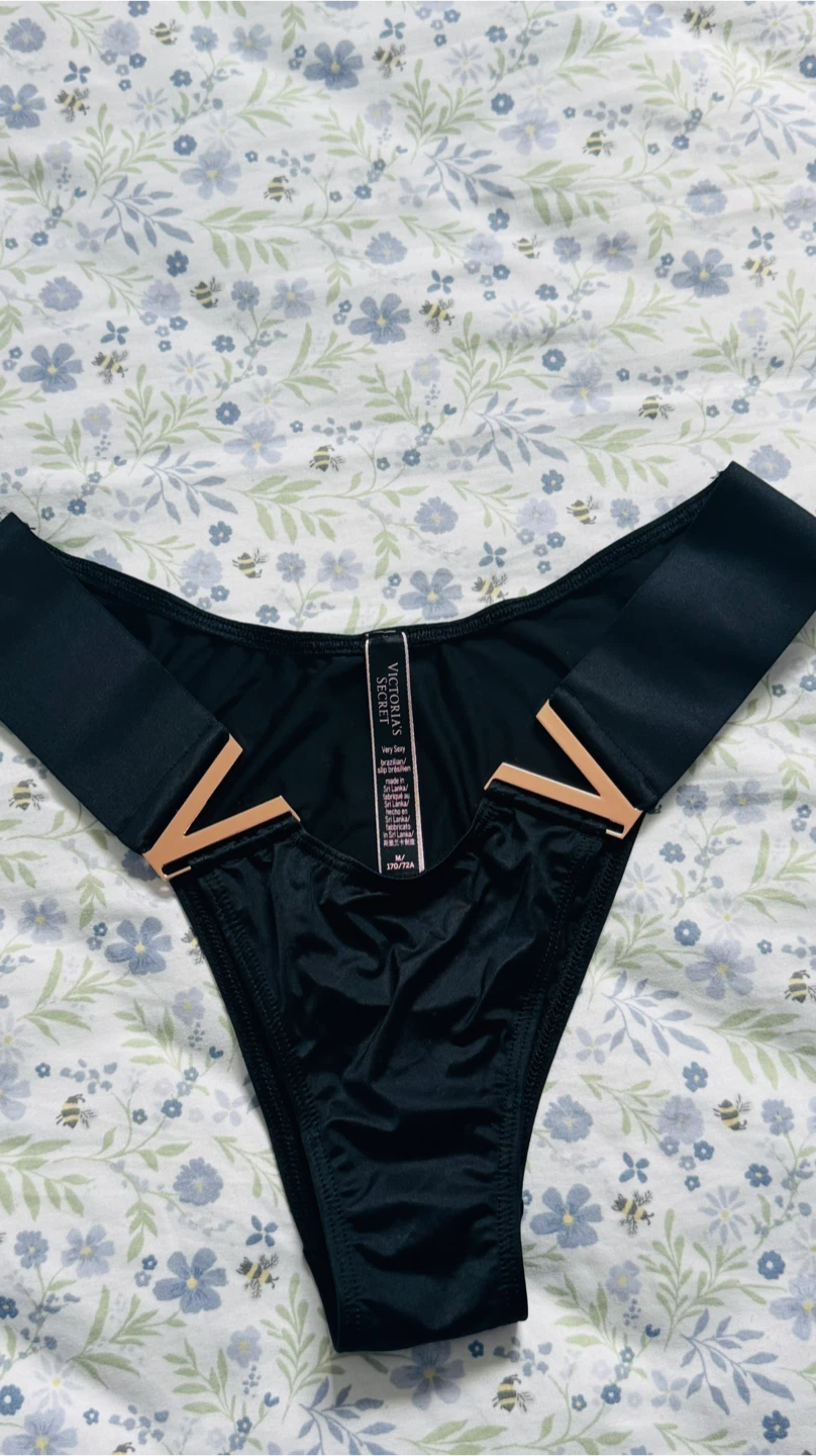 Victoria's Secret Very Sexy Thong - Size M