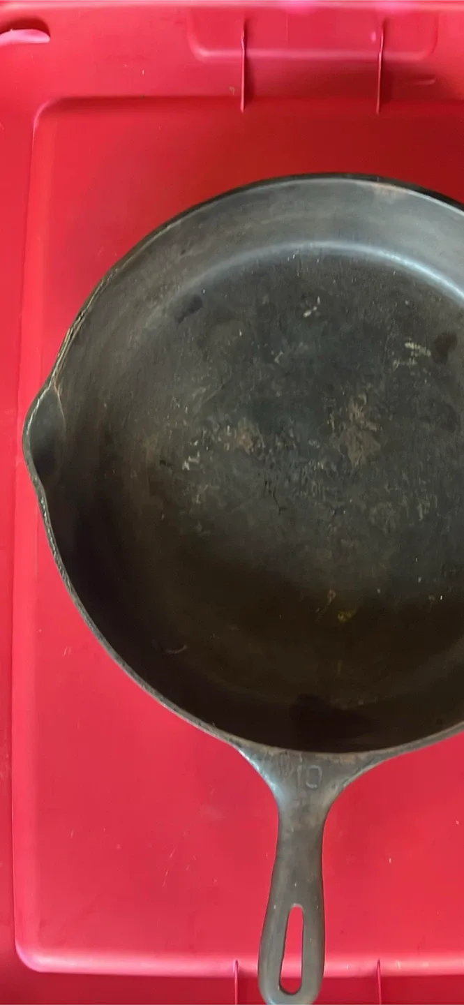 Cast Iron Skillet, 11 3/4” image indicator(2)